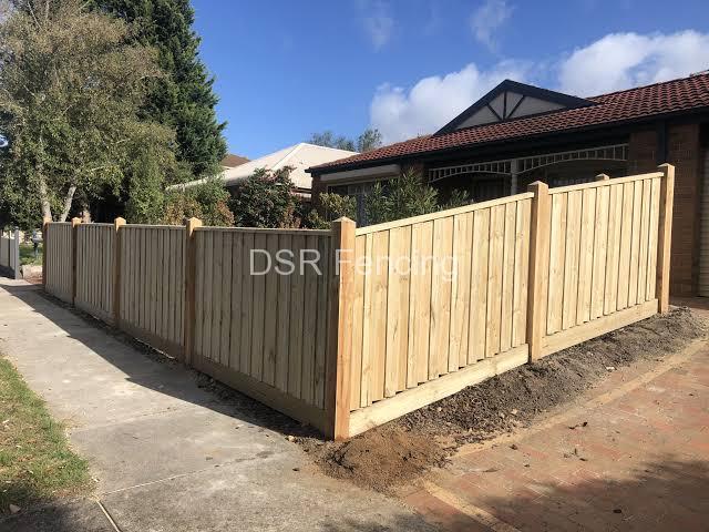 New Style garden with Paling Fence